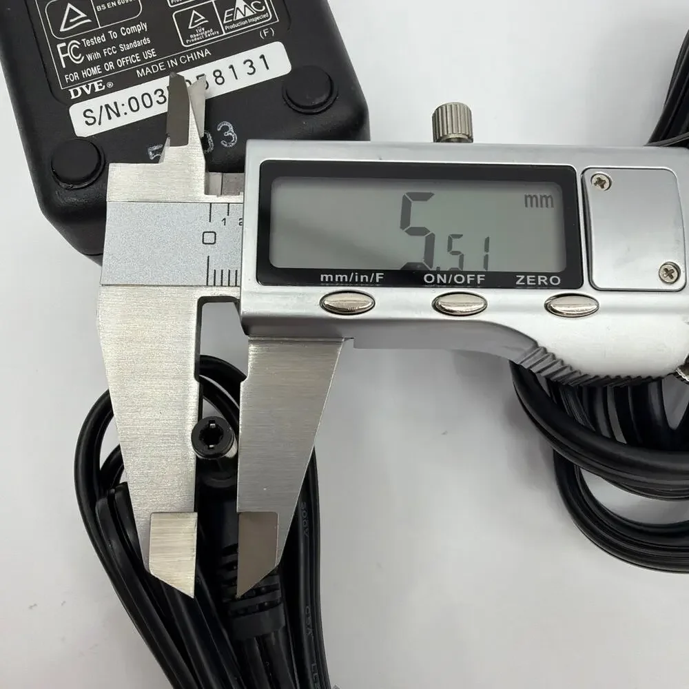 DYMO DSA-0421S-24 2 24 Switching Power Supply 24V 1A Adapter 90819